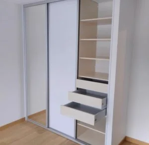 Menuiserie Hottot armoire chambre (ouverte)