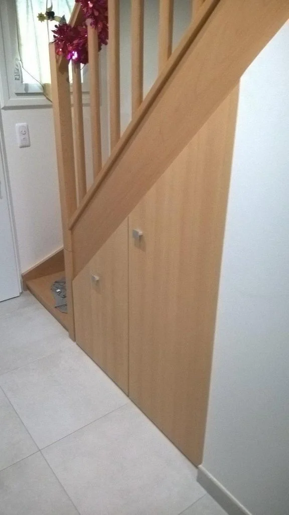 Menuiserie Hottot rangements sous escalier2 fermés