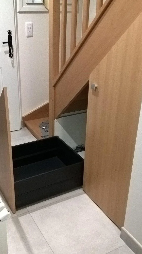 Menuiserie Hottot rangements sous escalier2 ouverts